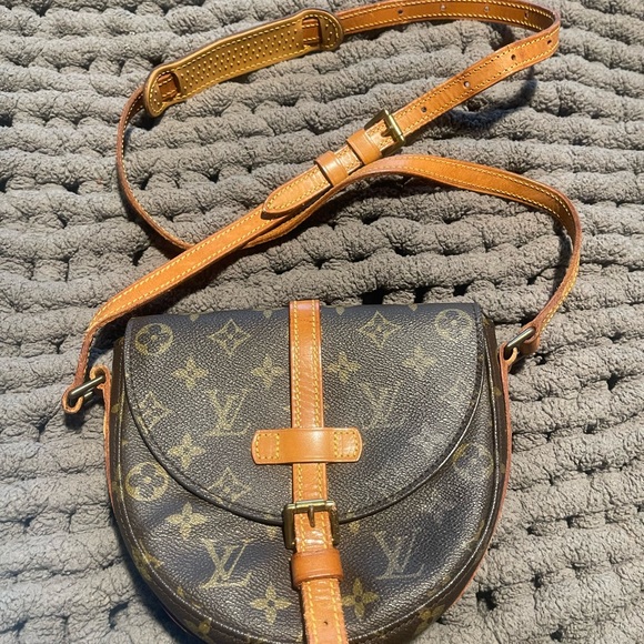 Louis Vuitton Brown Chantilly PM Crossbody Bag - Picture 2 of 12